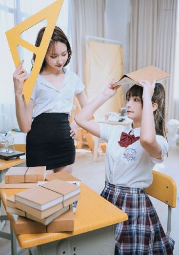 男士裤子欧美_720高清完整版播放